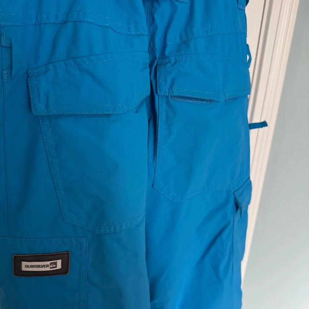 Quiksilver Vibrant Blue snow pants boys ski snowboarding utility cargo size 8 M